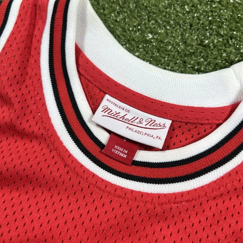 100% Authentic Michael Jordan Mitchell Ness 84 85 Bulls Jersey S Youth NWOT
